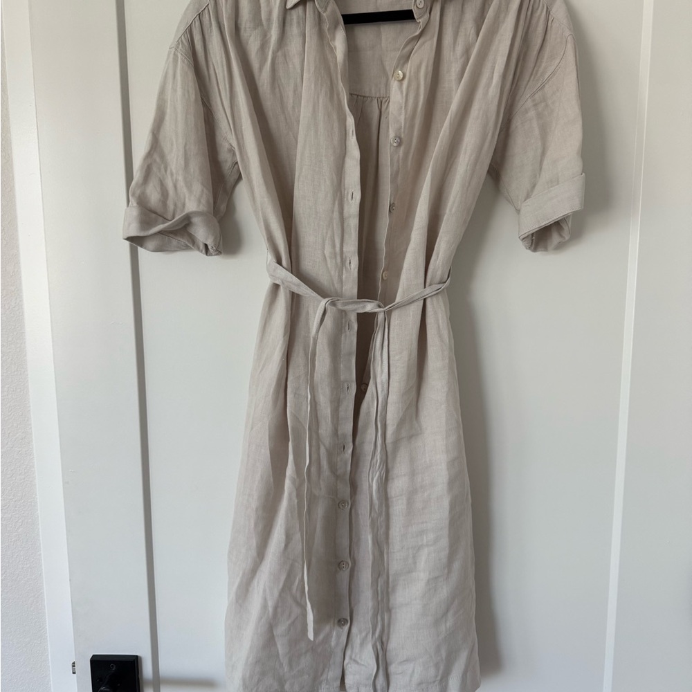 Short sleeve linen Elie Tahari dress